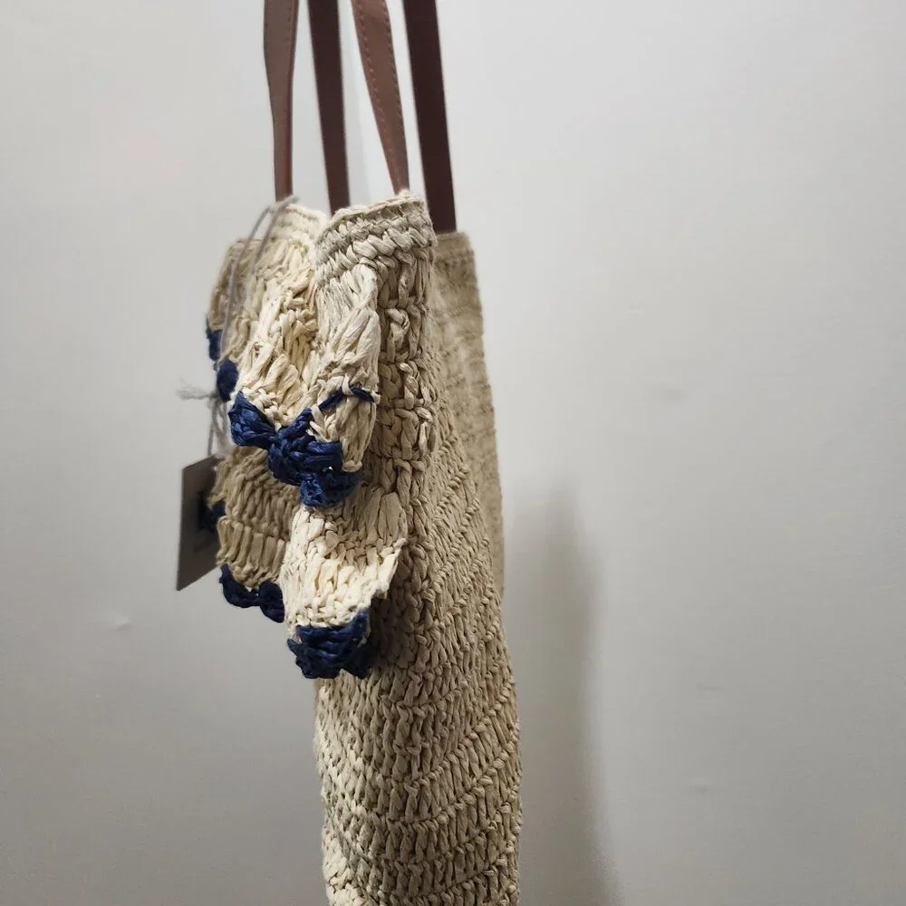 Woven ruffle beach bag! - Picture 3 of 6